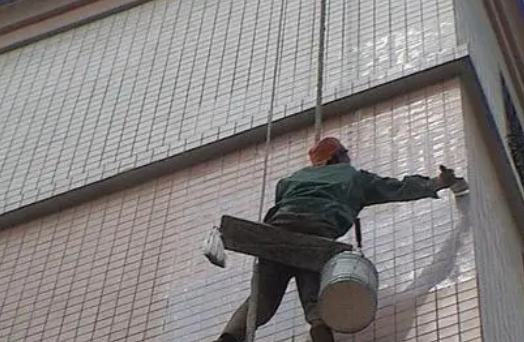 兰州市卫生间漏水维修公司分享下兰州市外墙防水的必要性。
