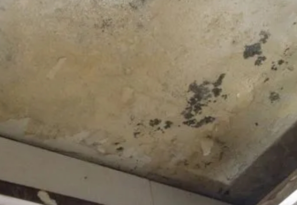 兰州市阳台漏水维修公司分享下兰州市卫生间渗水维修需要注意哪些问题。